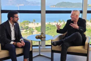 ] Eike Batista aposta em energia solar com baterias e prevê “adeus” ao petróleo