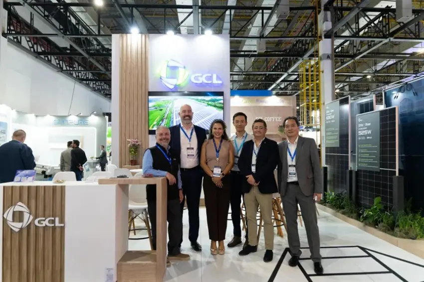 GCL apresenta tecnologia tandem de perovskita-BC e sistema solar móvel
