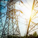 Modernização das redes pode liberar conexão de até 330 GW, aponta IEA