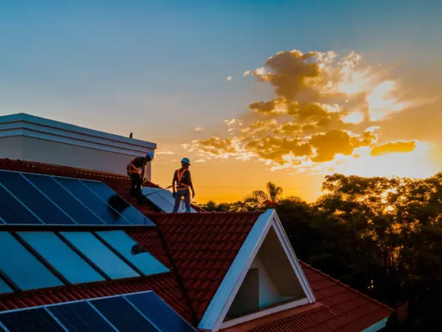 O&M fotovoltaica como receita recorrente para integradores