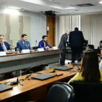 Canal Solar - Projeto que proíbe aumentos na conta de luz acima da inflação avança no Senado  