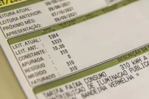 Tarifa Social de energia elétrica poderá ser automática para aposentados de baixa renda