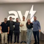 AVT firma acordo com Huawei para comercializar sistemas de armazenamento de energia no Brasil