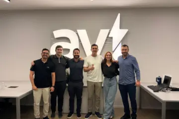 AVT firma acordo com Huawei para comercializar sistemas de armazenamento de energia no Brasil