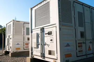 Canal Las baterías solares en la planificación de subastas: un avance que merece la pena.