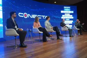 Canal Solar - Canal Conecta reúne 600 participantes em edição marcada por debates estratégicos, networking e anúncios