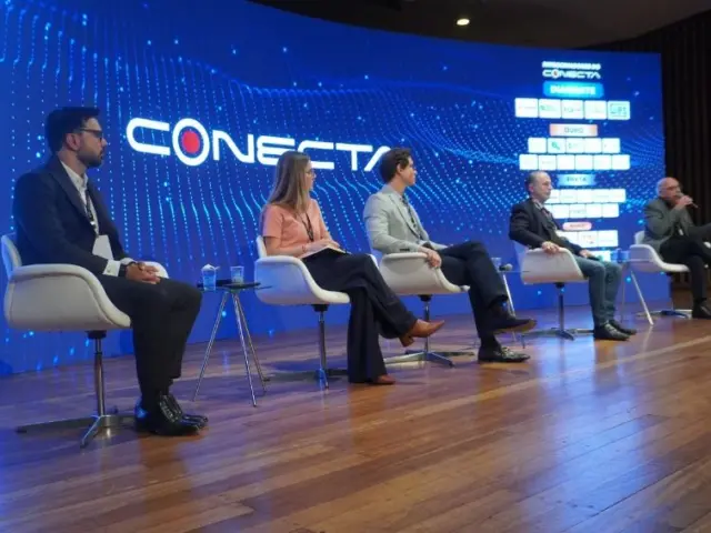 Canal Solar - Canal Conecta reúne 600 participantes em edição marcada por debates estratégicos, networking e anúncios