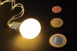 Canal Solar - Conta de luz sobe quase 8% e lidera alta da inflação em setembro, diz IBGE 