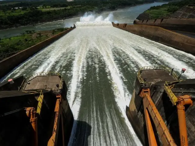 Canal Solar - EUA fecham acordo com Paraguai para construir centro de IA abastecido por energia de Itaipu