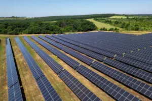 Geração solar sob controle: quem assume o risco quando a usina precisa parar?
