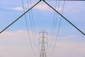 Canal Solar - Preços futuros de energia sobem até 15% após disparada do PLD
