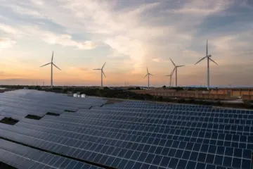 Canal Solar - Renováveis precisam crescer mais de 7 vezes até 2050 para alinhar transição à meta climática, diz IRENA