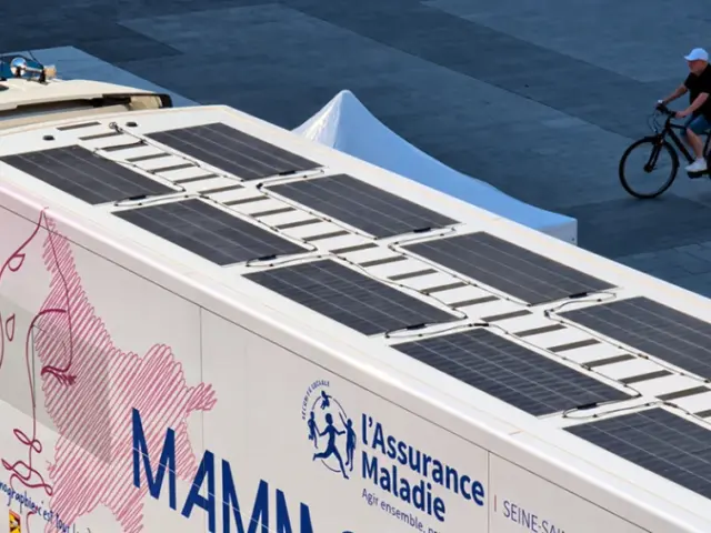 Unidade móvel de mamografia combina energia solar e baterias para atender cidades na França