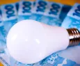 Conta de luz deve ficar mais cara a partir de maio, projeta CCEE 
